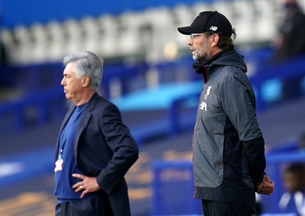 九游娱乐中心-快船队科怀伦纳德纠正记者失言