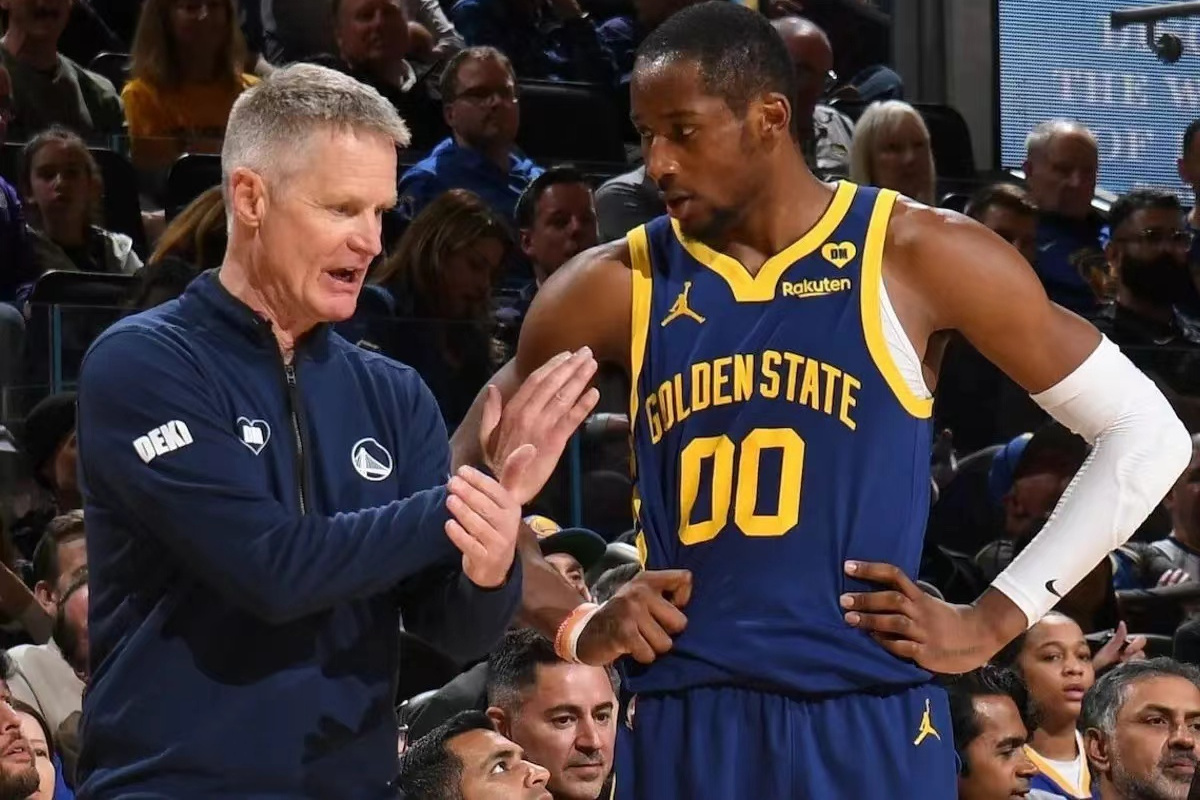 九游正版入口-包含赛后NBA季后赛焦点战,夏洛特黄蜂调整名单,更衣室稳定,轮换策略成焦点的词条